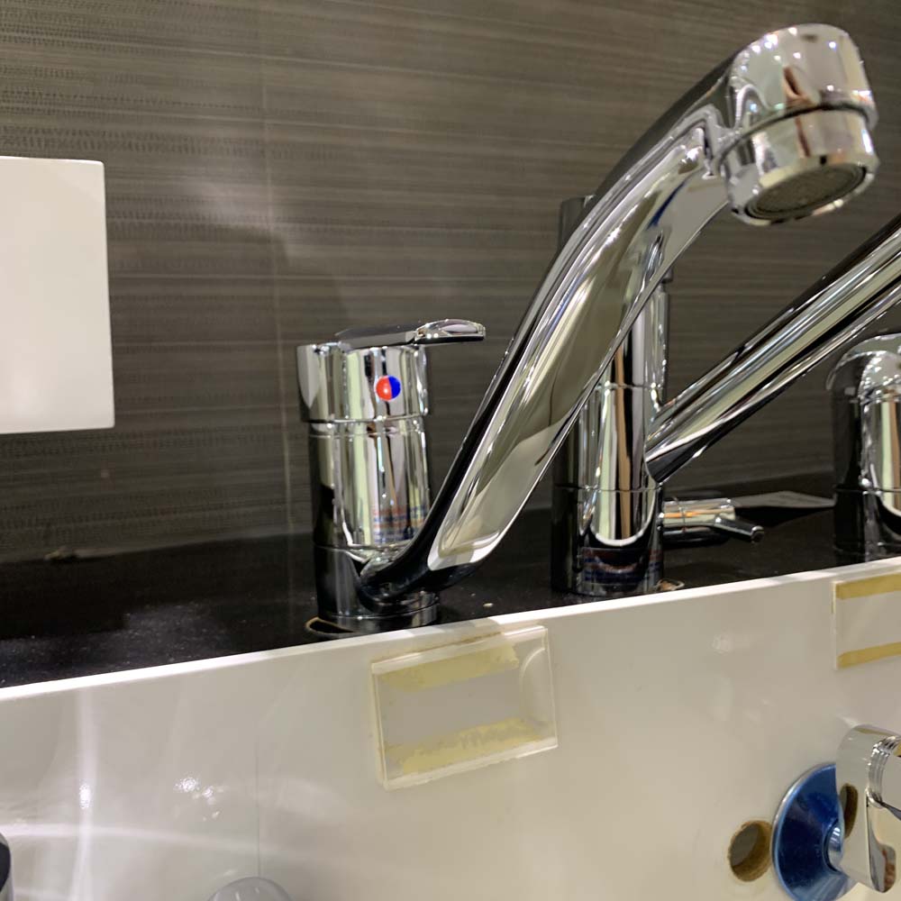 Vòi bếp nóng lạnh Caesar K375C