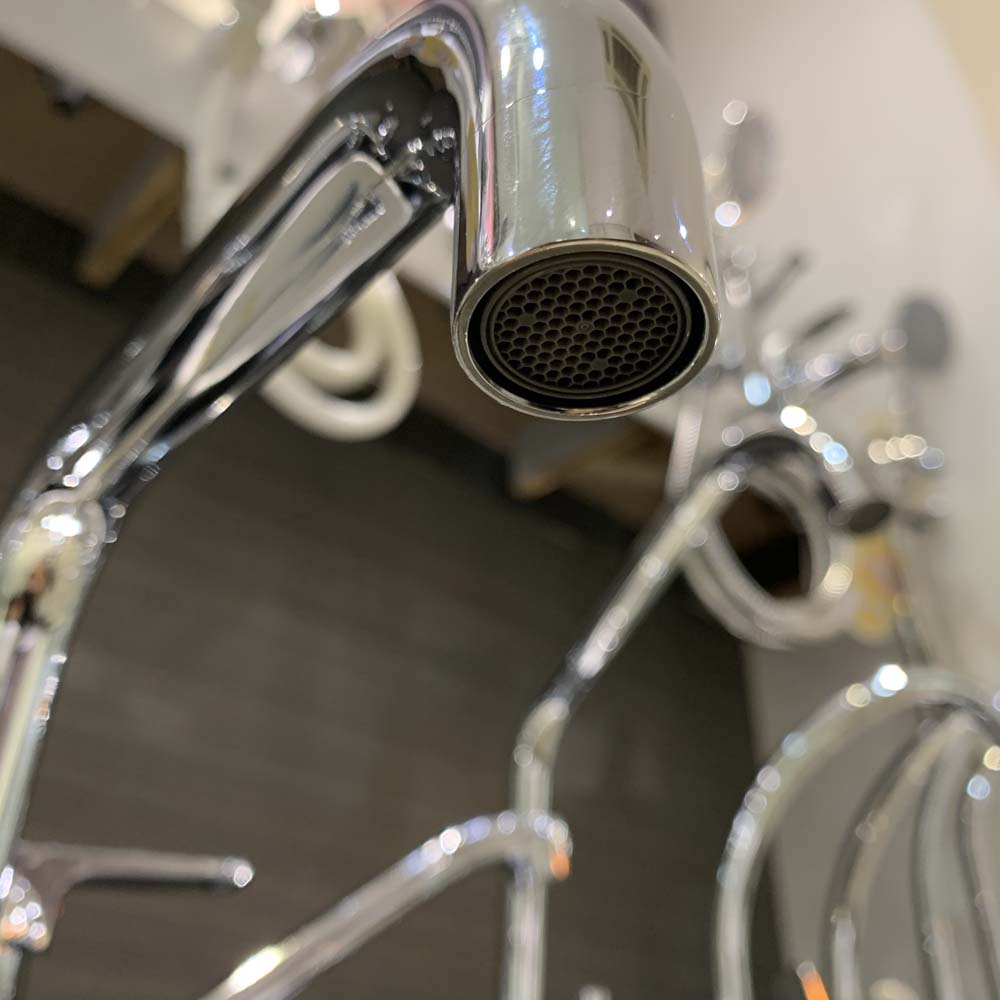 Vòi bếp nóng lạnh gắn tường Caesar K535C