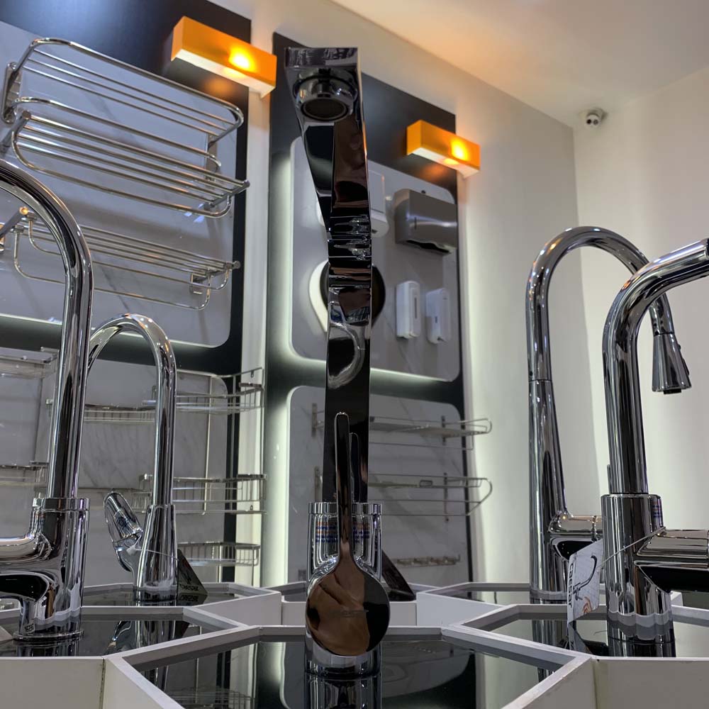 Vòi bếp nóng lạnh Caesar K665C