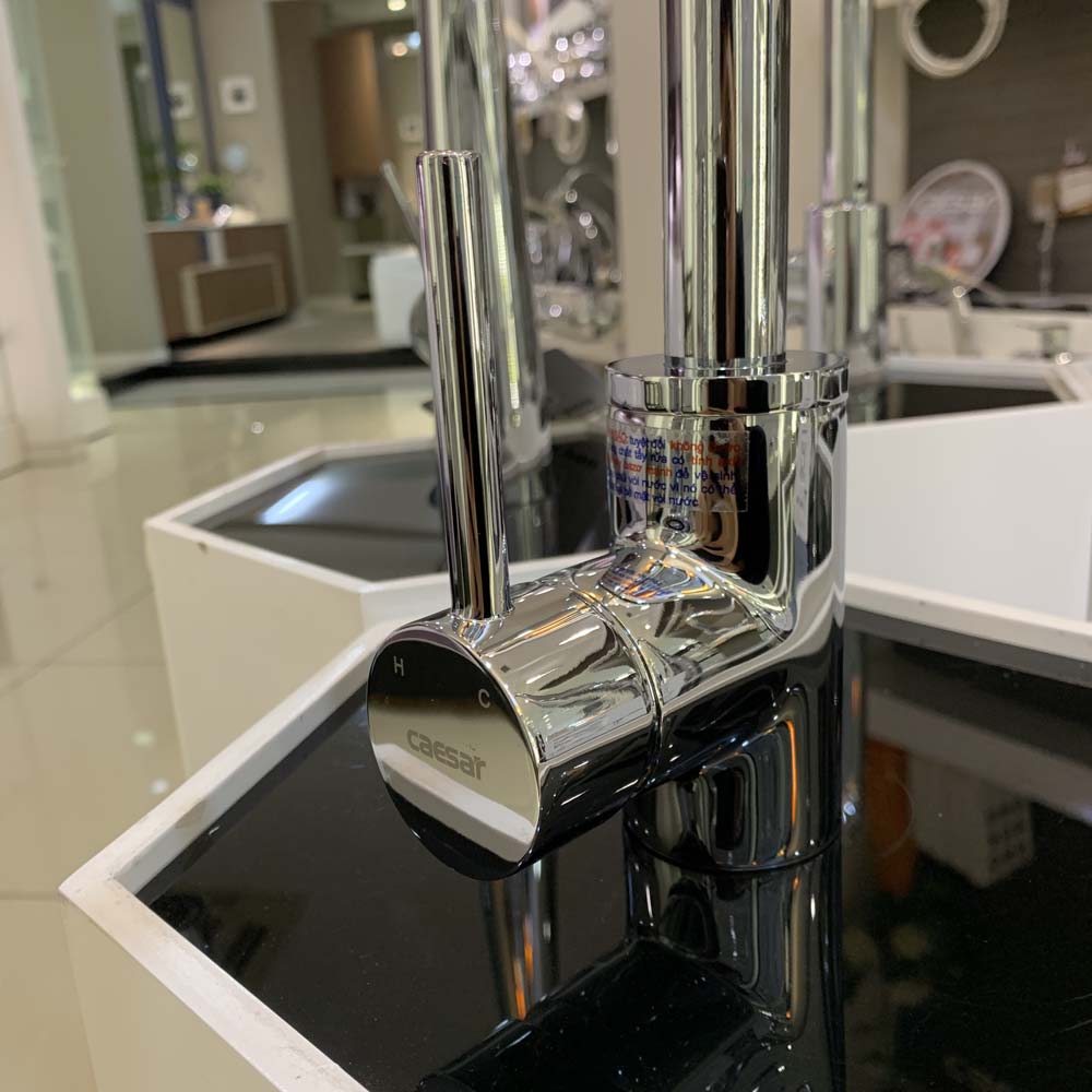 Vòi bếp nóng lạnh Caesar K685C