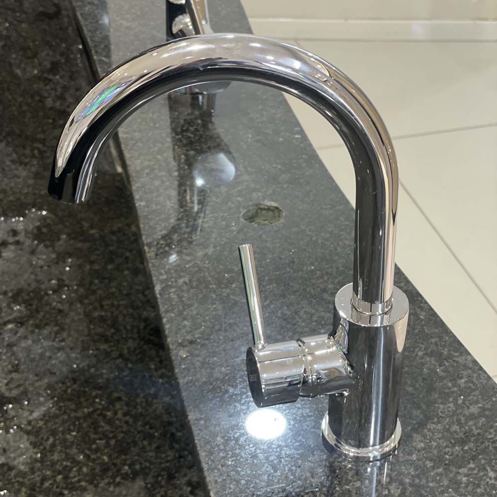 Vòi bếp nóng lạnh Caesar K695C