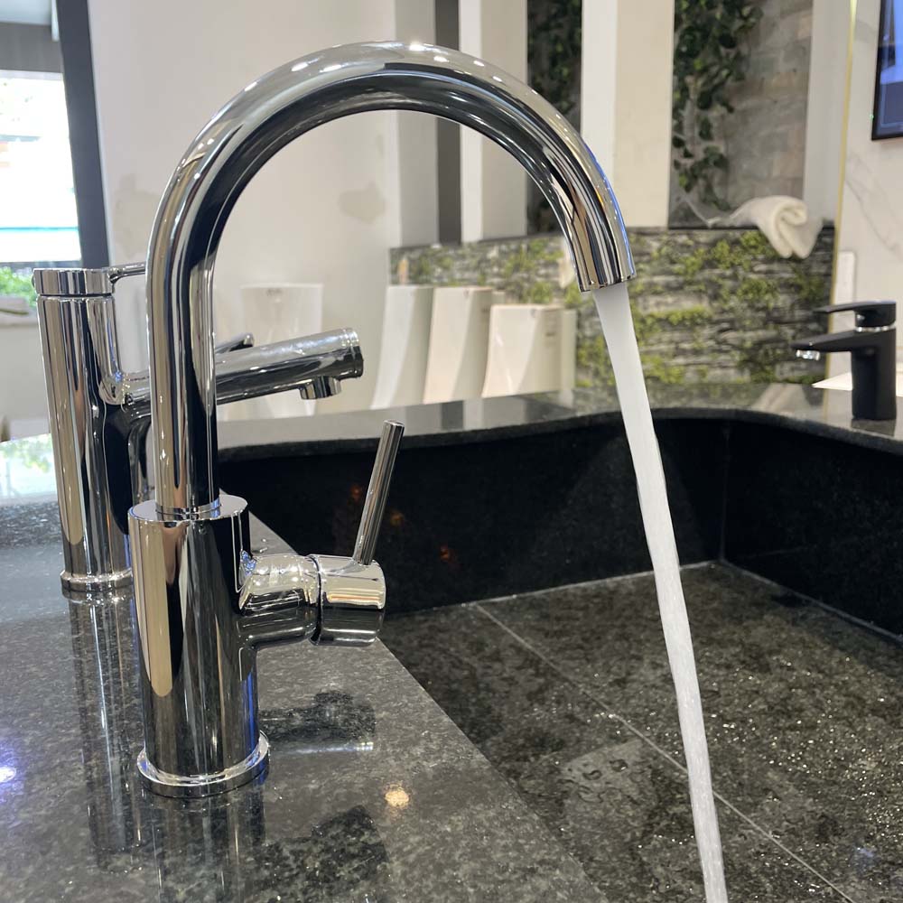 Vòi bếp nóng lạnh Caesar K695C