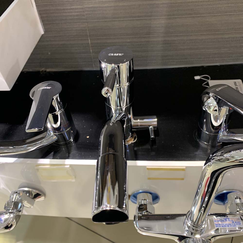 Vòi bếp nóng lạnh Caesar K745C