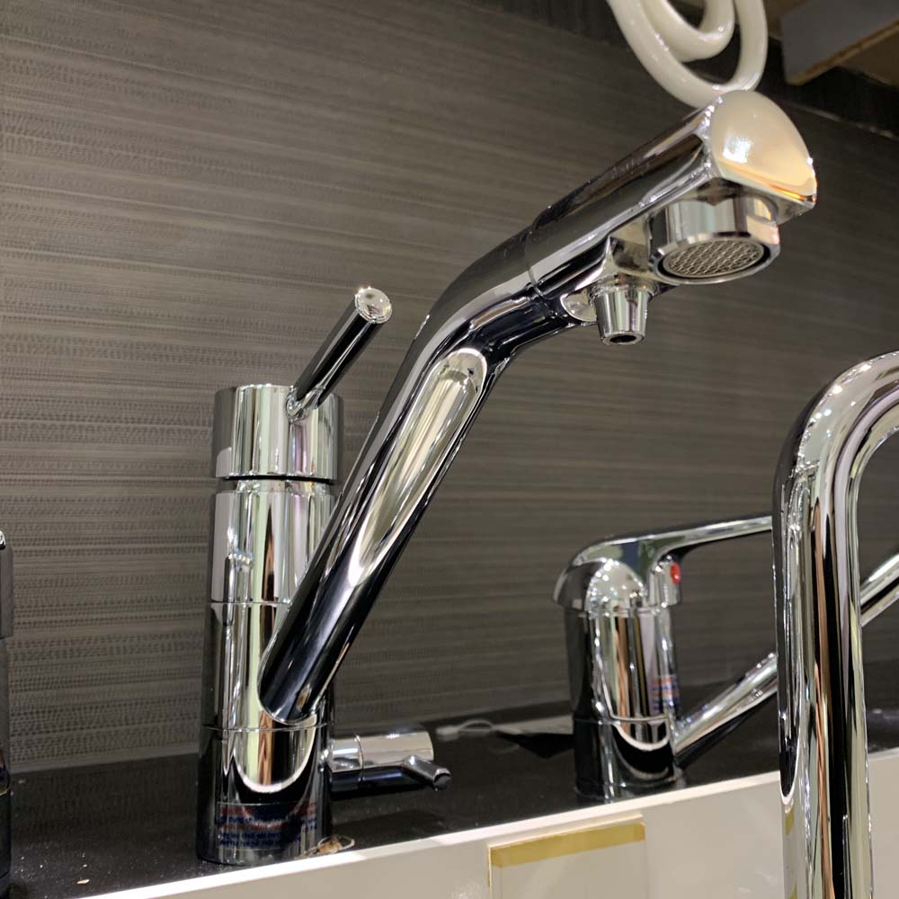 Vòi bếp nóng lạnh Caesar K745C