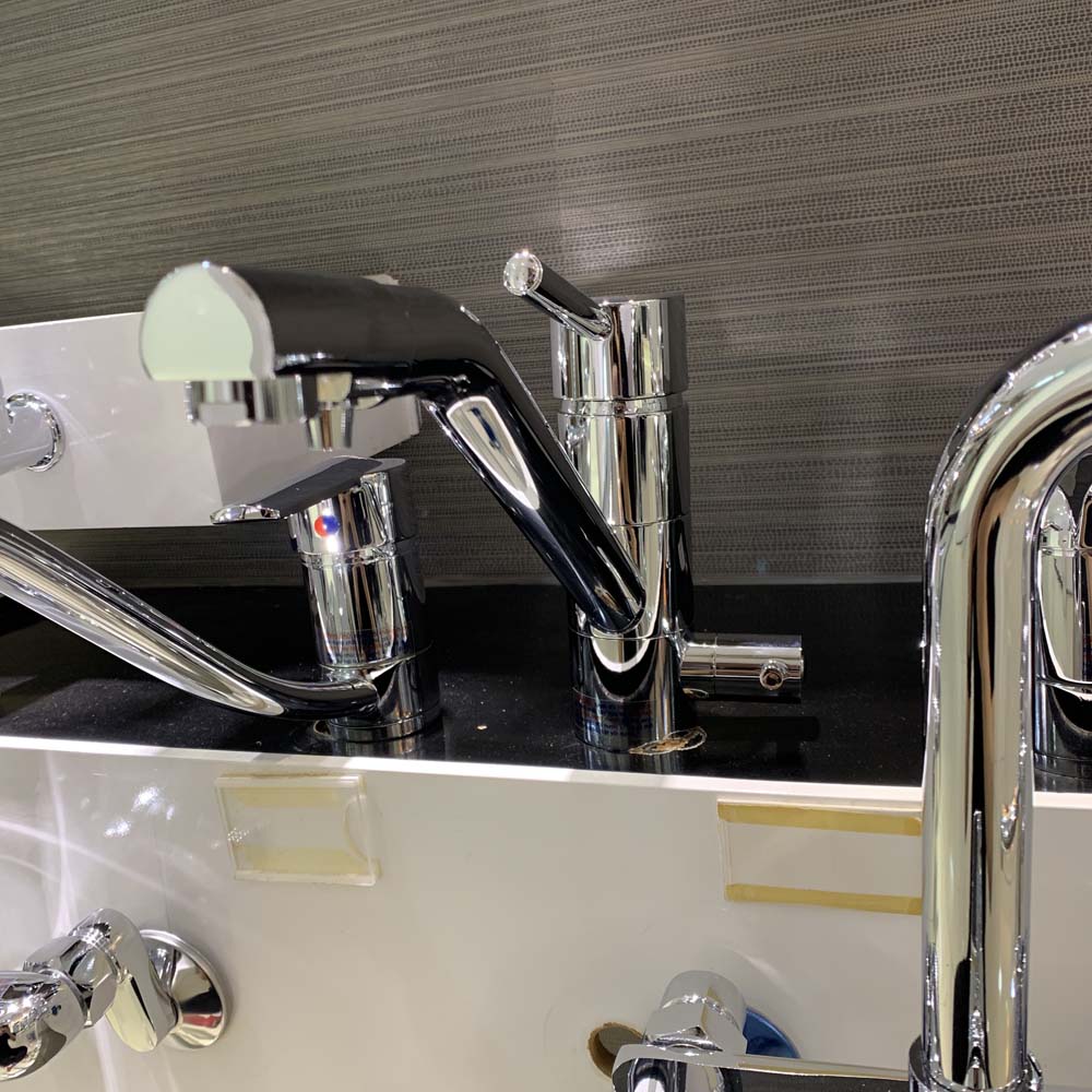 Vòi bếp nóng lạnh Caesar K745C