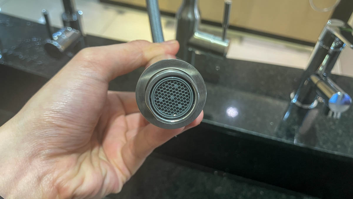 Vòi bếp nóng lạnh dây rút Caesar KP1035SA diệt khuẩn