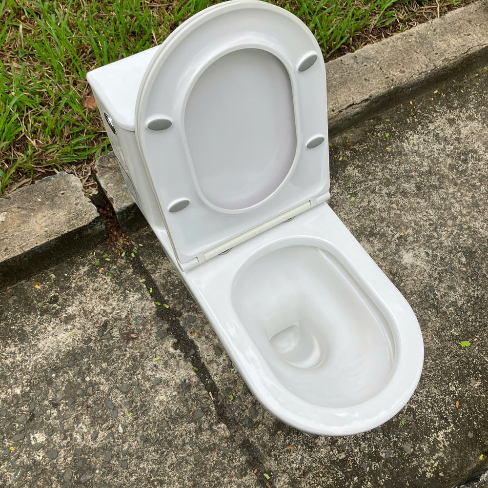 Bồn cầu 1 khối COTTO C103357 nắp êm dòng Simply Connect