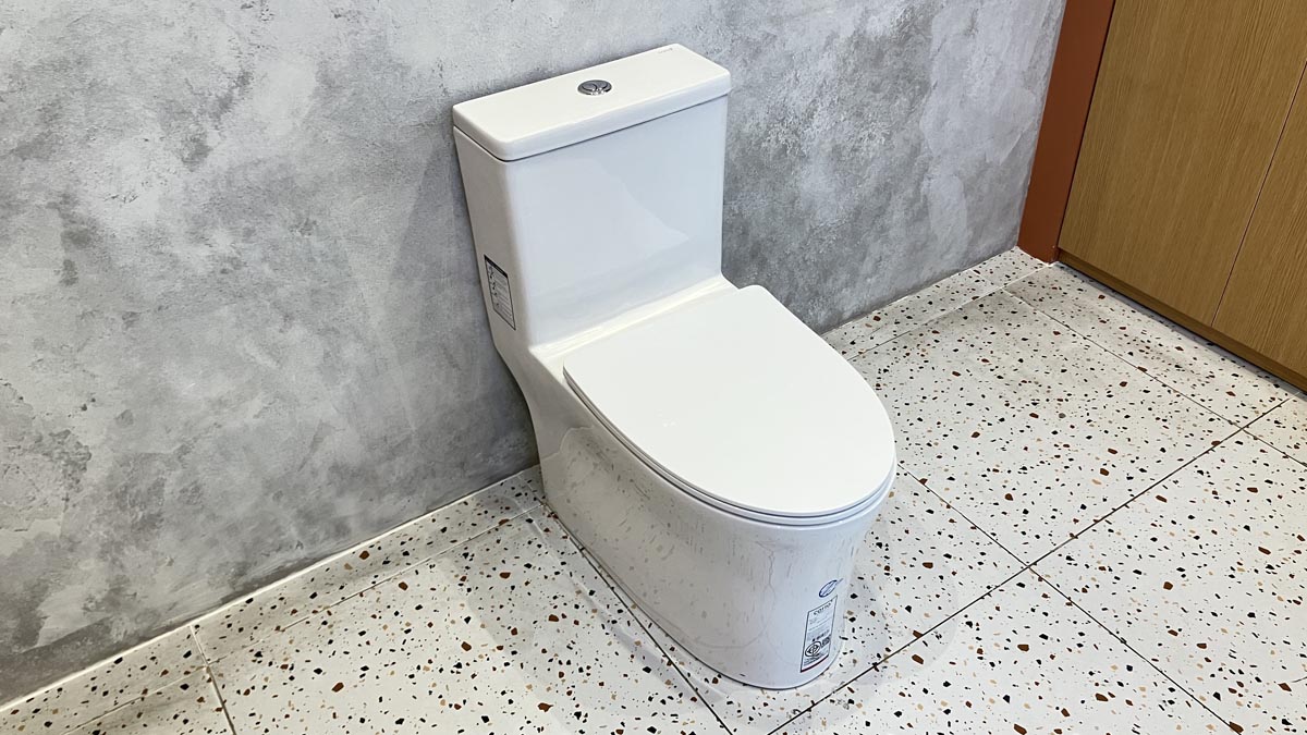 Bồn cầu 1 khối COTTO C105607 nắp êm dòng Vista