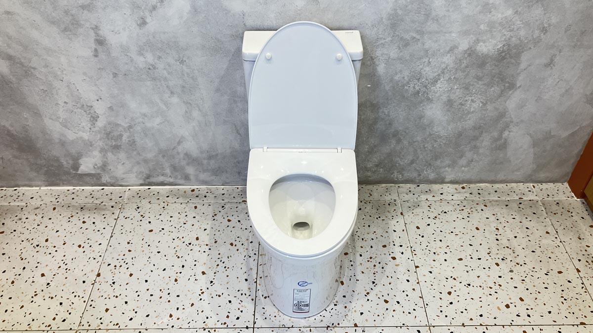 Bồn cầu 1 khối COTTO C105607 nắp êm dòng Vista