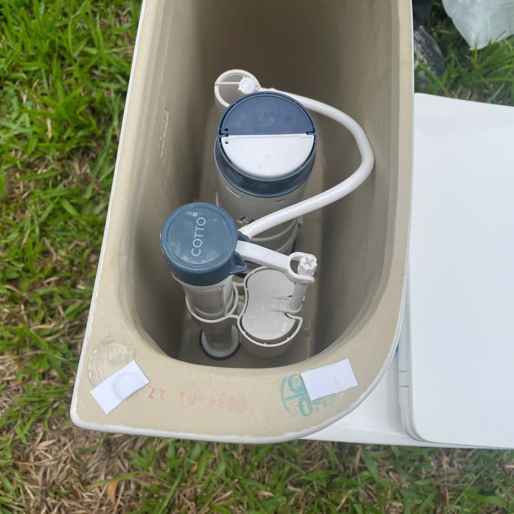 Bồn cầu 1 khối COTTO C11006HOS nắp êm dòng Pair