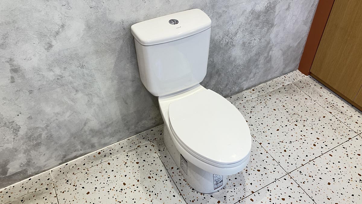 Bồn cầu 2 khối COTTO C13330 nắp êm dòng Sella