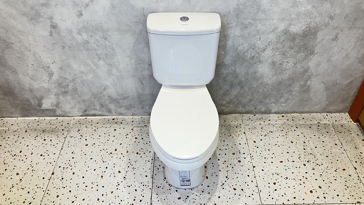 Bồn cầu 2 khối COTTO C13330 nắp êm dòng Sella