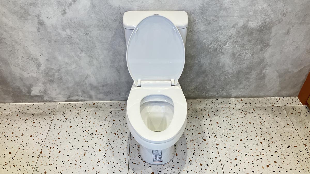 Bồn cầu 2 khối COTTO C13330 nắp êm dòng Sella