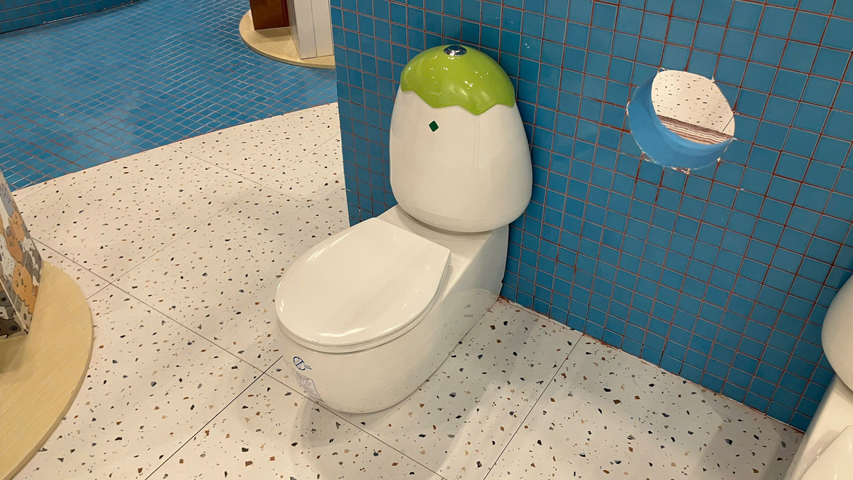 Bồn cầu 2 khối trẻ em thoát sàn dòng Googai COTTO C15037