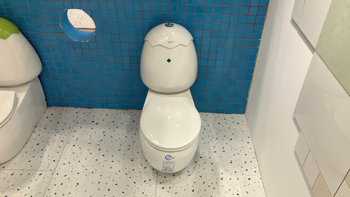 Bồn cầu 2 khối trẻ em thoát sàn dòng Googai COTTO C15037