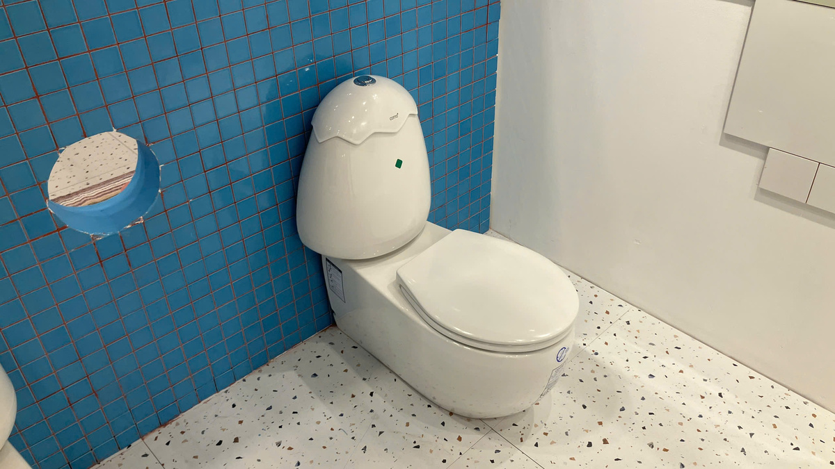 Bồn cầu 2 khối trẻ em thoát sàn dòng Googai COTTO C15037