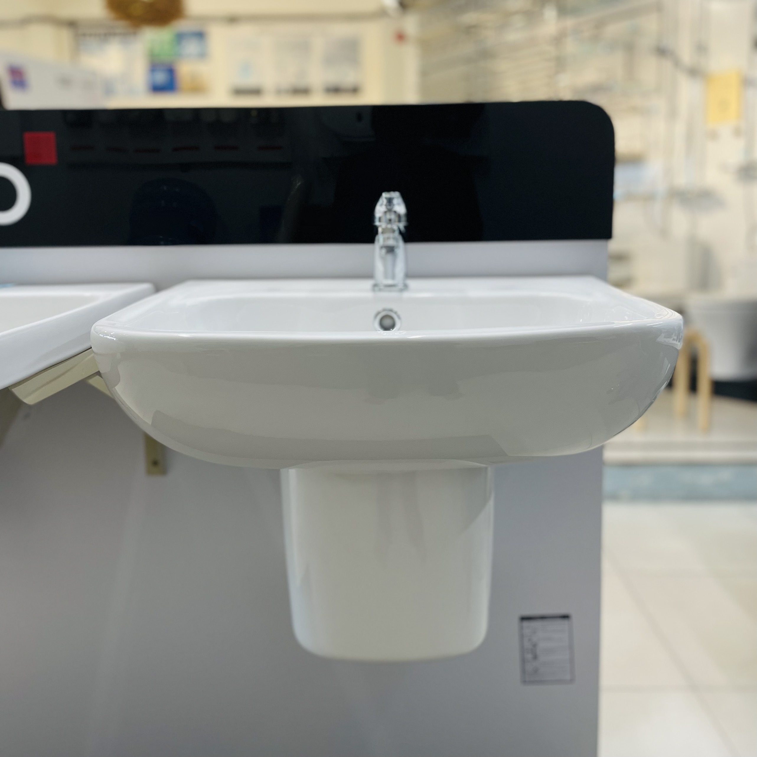 Chậu lavabo treo tường COTTO C0141