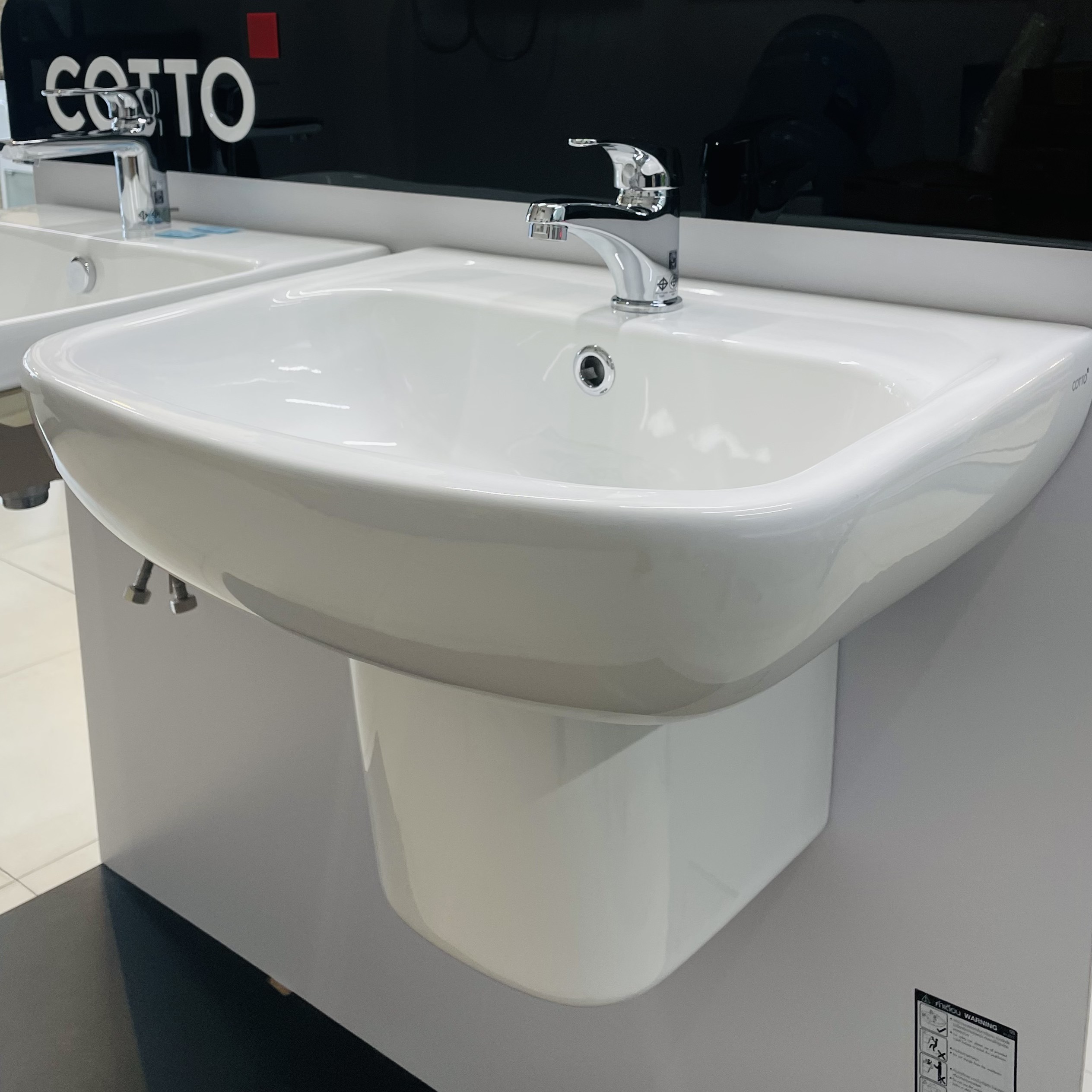 Chậu lavabo treo tường COTTO C0141