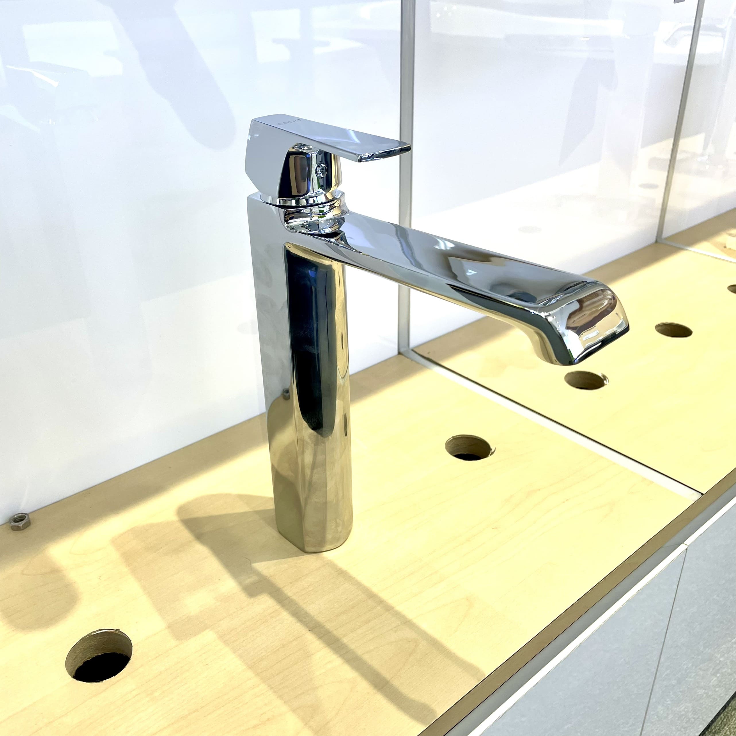 Vòi chậu lavabo COTTO CT1182AY lạnh thân cao Cubic