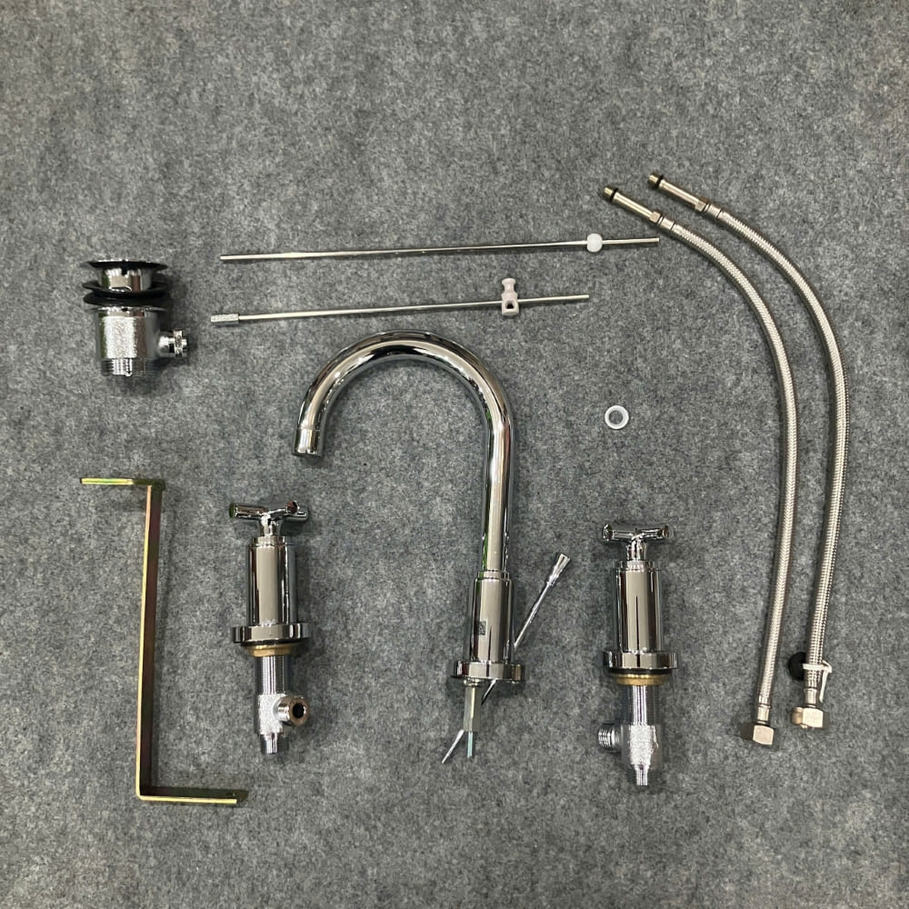 Vòi lavabo nóng lạnh COTTO 3 lỗ CT238C16