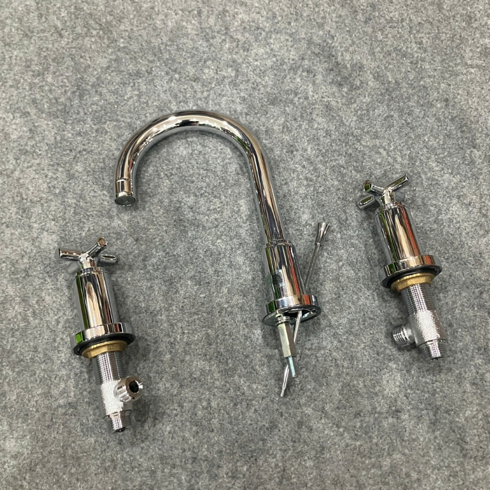 Vòi lavabo nóng lạnh COTTO 3 lỗ CT238C16