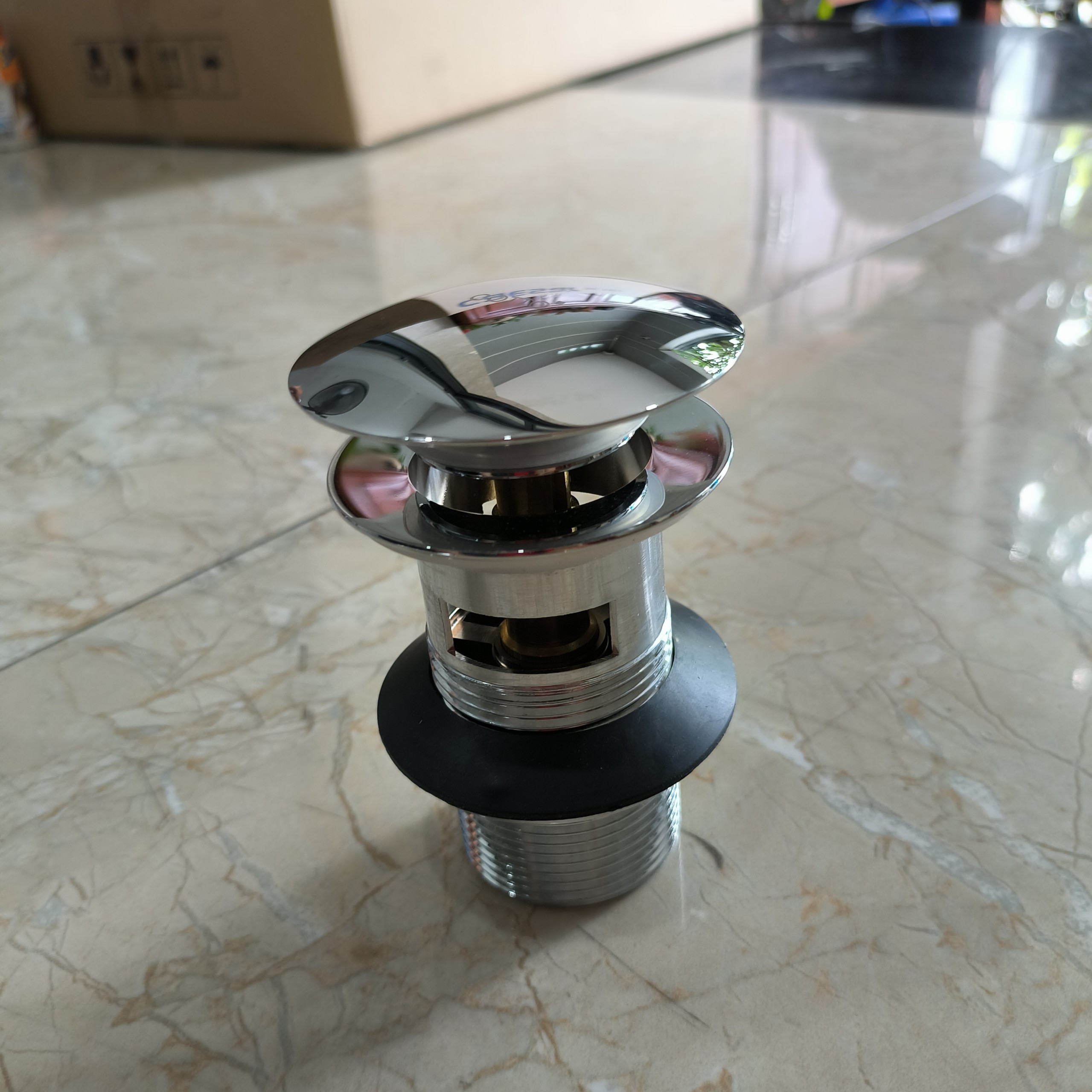 Vòi chậu lavabo COTTO CT2402AY nóng lạnh thân cao Waltz