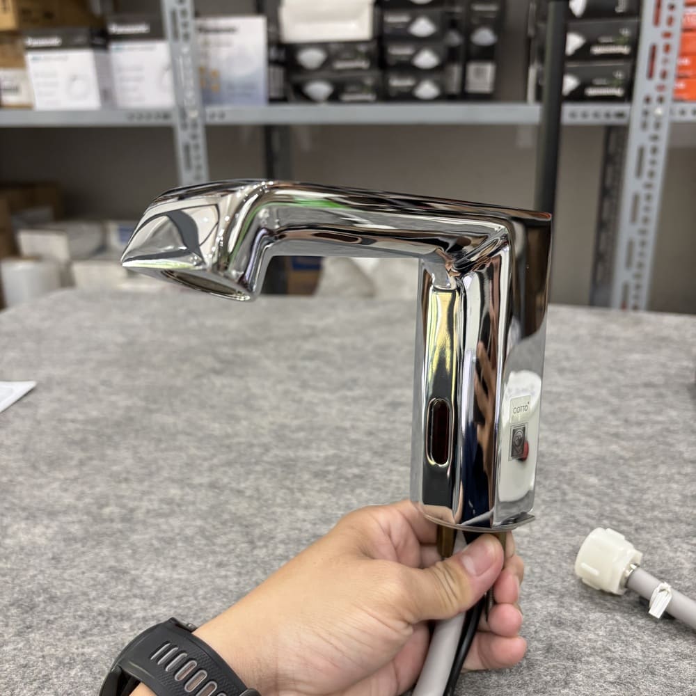 Vòi chậu lavabo COTTO CT4901AC cảm ứng lạnh (dùng điện)