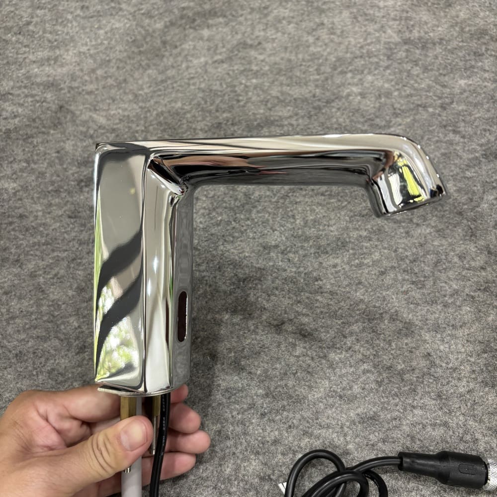 Vòi chậu lavabo COTTO CT4901AC cảm ứng lạnh (dùng điện)