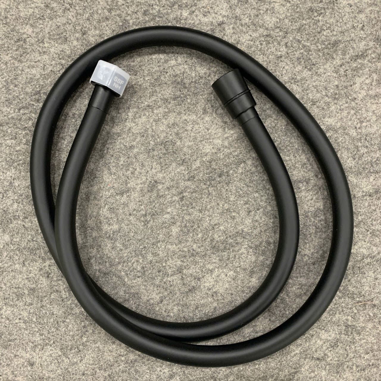 Vòi xịt vệ sinh COTTO CT9902#BL(HM)