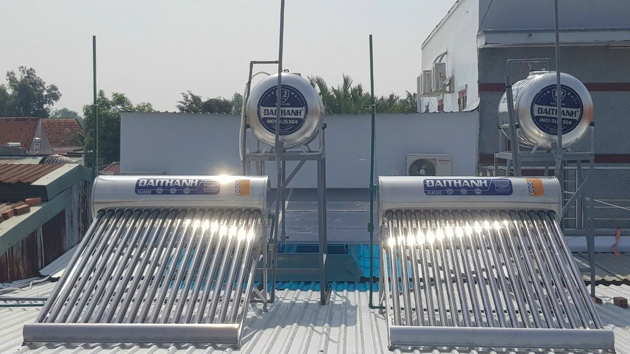 Máy nước nóng năng lượng mặt trời Đại Thành Inox 304 ống 58