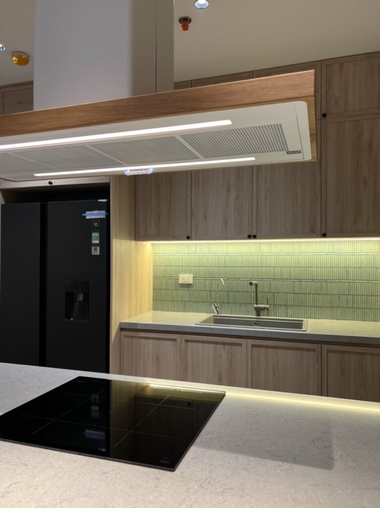 Máy hút mùi đảo ELICA BIO ISLAND WH/A/120X53 ROVERE