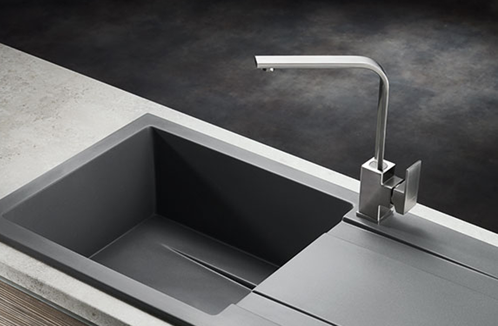 Vòi rửa chén bát PYRAMIS Cecilia Stainless Steel