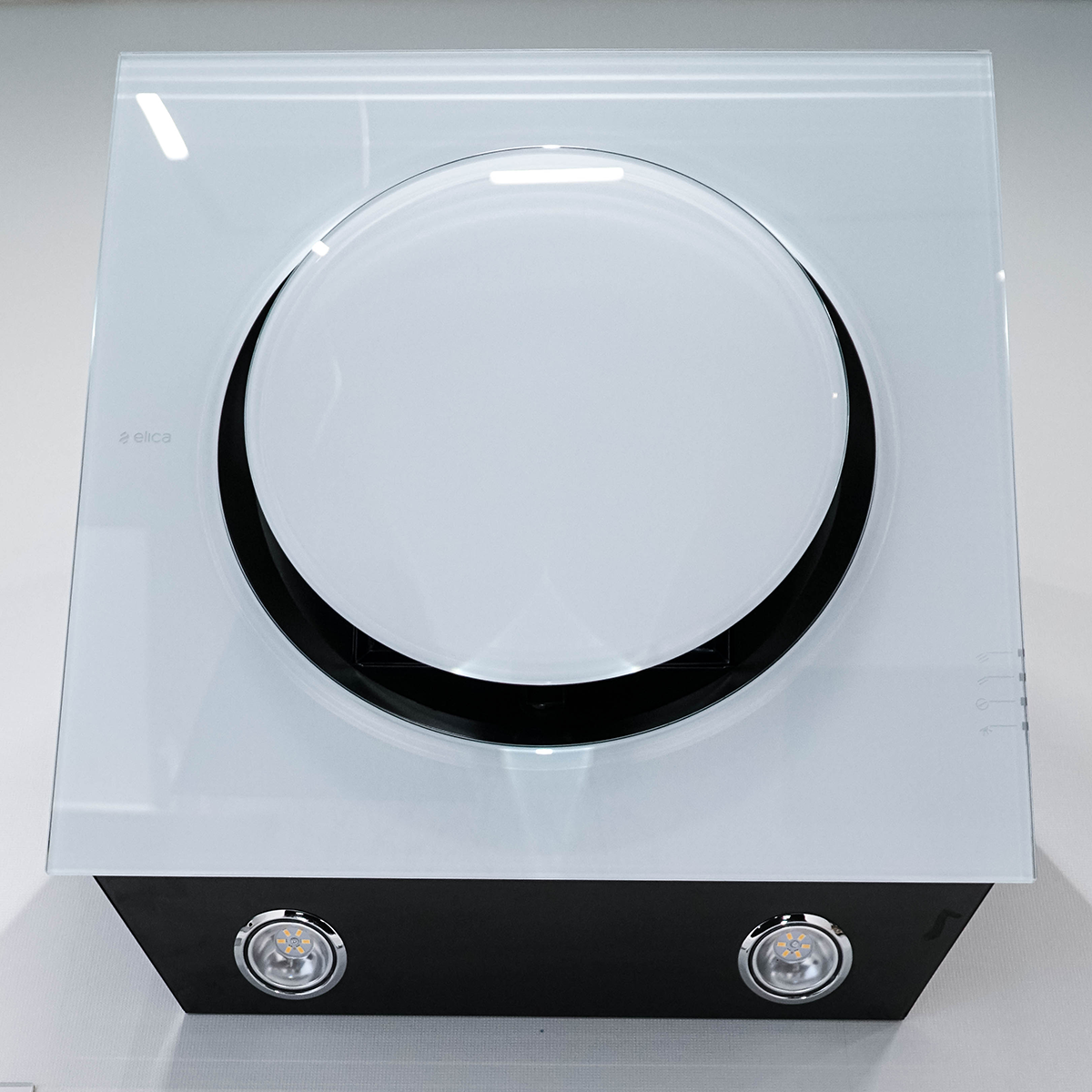 Máy hút mùi áp tường ELICA MINI OM