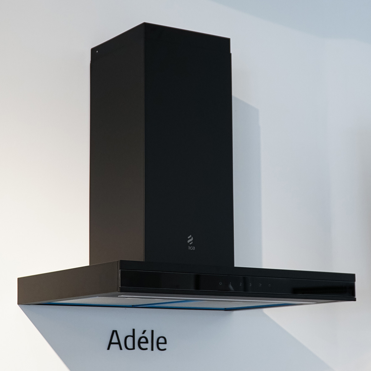 Máy hút mùi áp tường ELICA Adéle