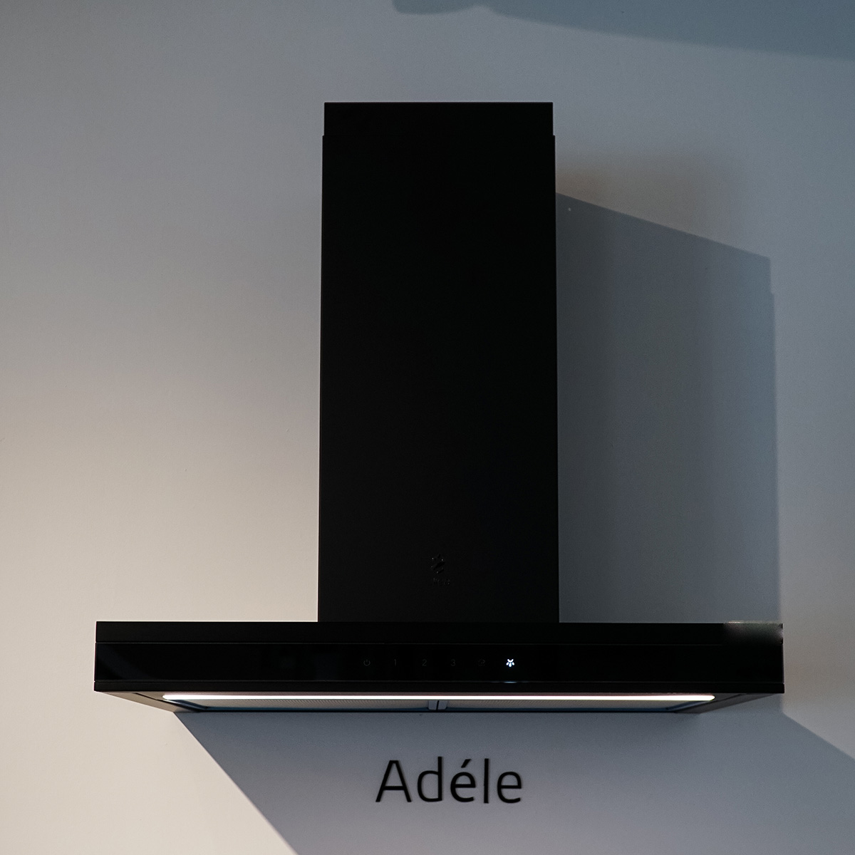 Máy hút mùi áp tường ELICA Adéle