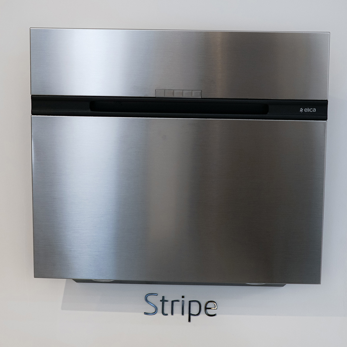 Máy hút mùi áp tường ELICA STRIPE