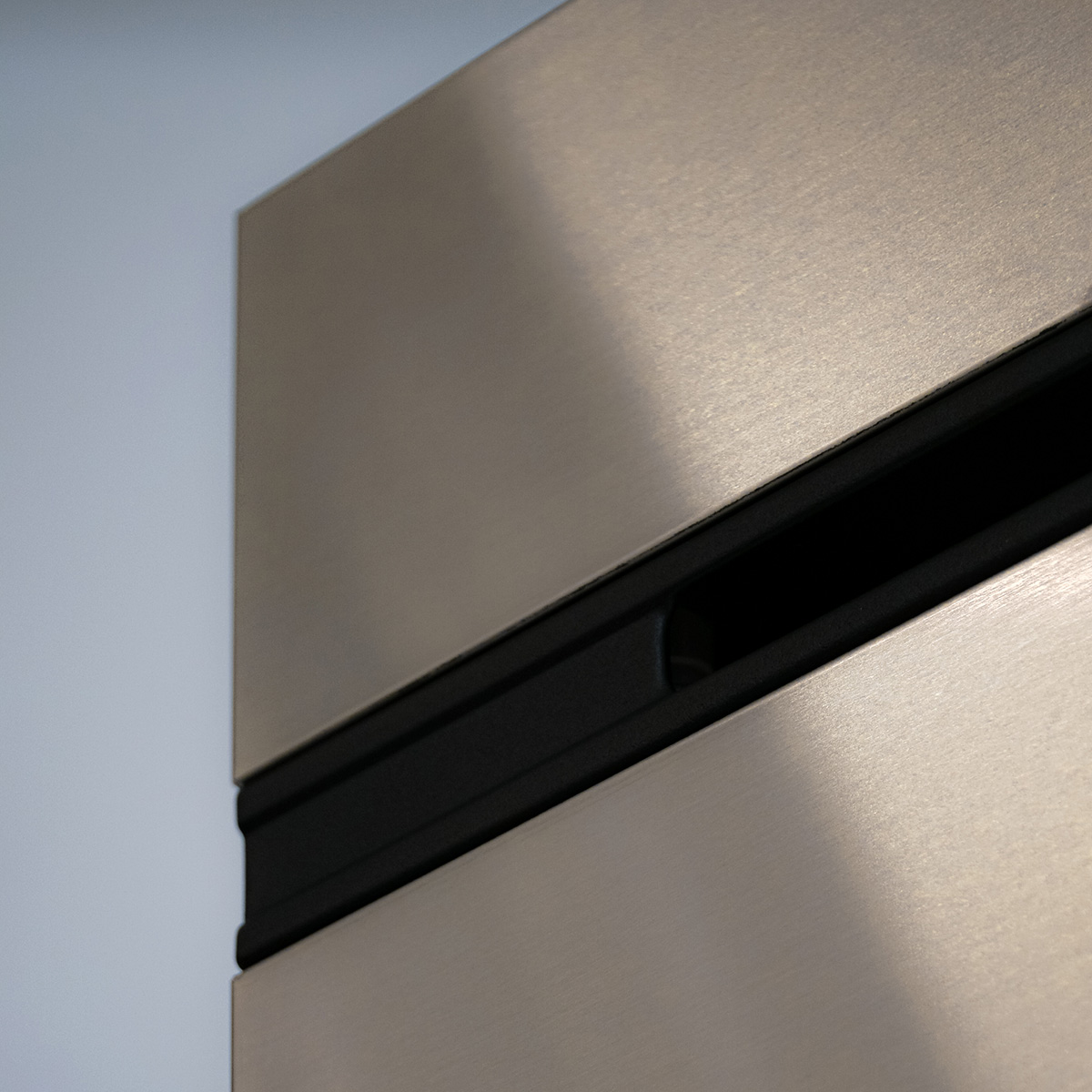 Máy hút mùi áp tường ELICA STRIPE