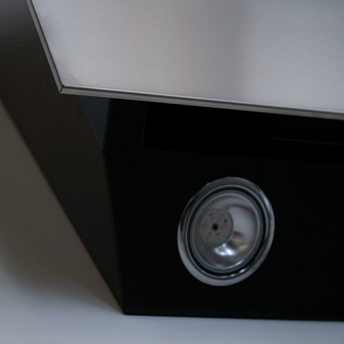 Máy hút mùi áp tường ELICA STRIPE