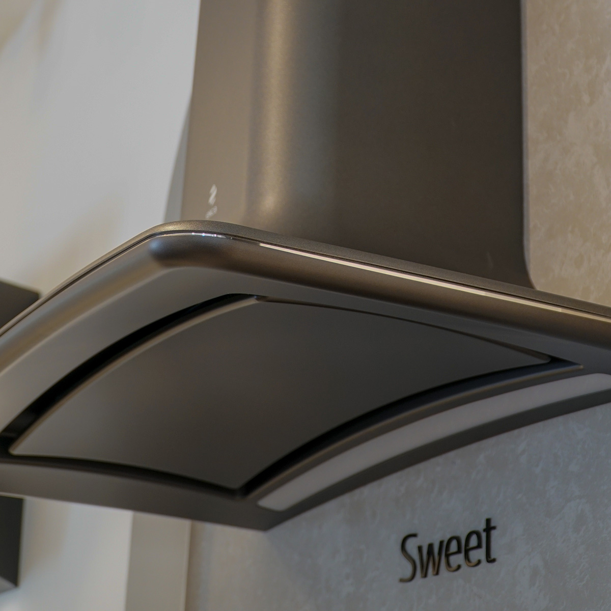 Máy hút mùi áp tường ELICA SWEET