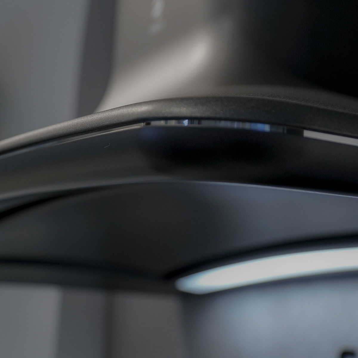 Máy hút mùi áp tường ELICA SWEET