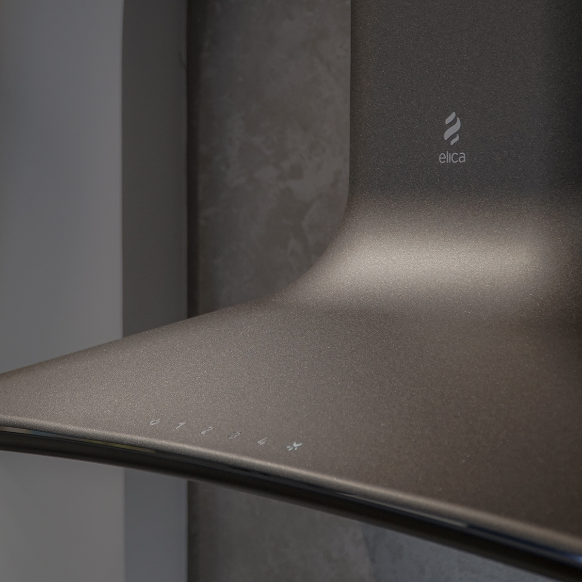 Máy hút mùi áp tường ELICA SWEET