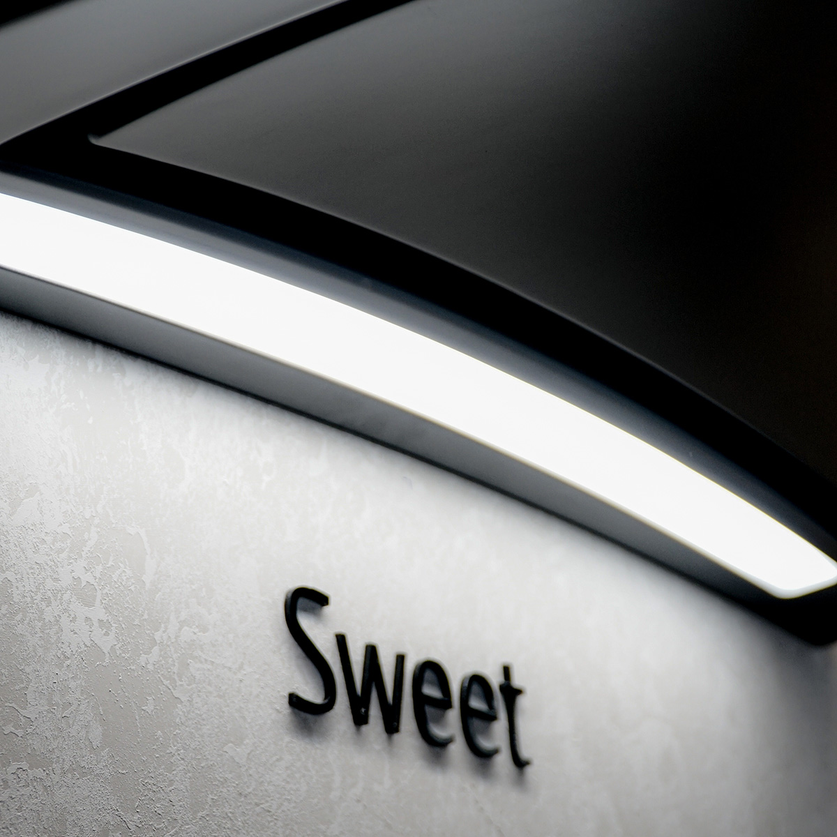 Máy hút mùi áp tường ELICA SWEET