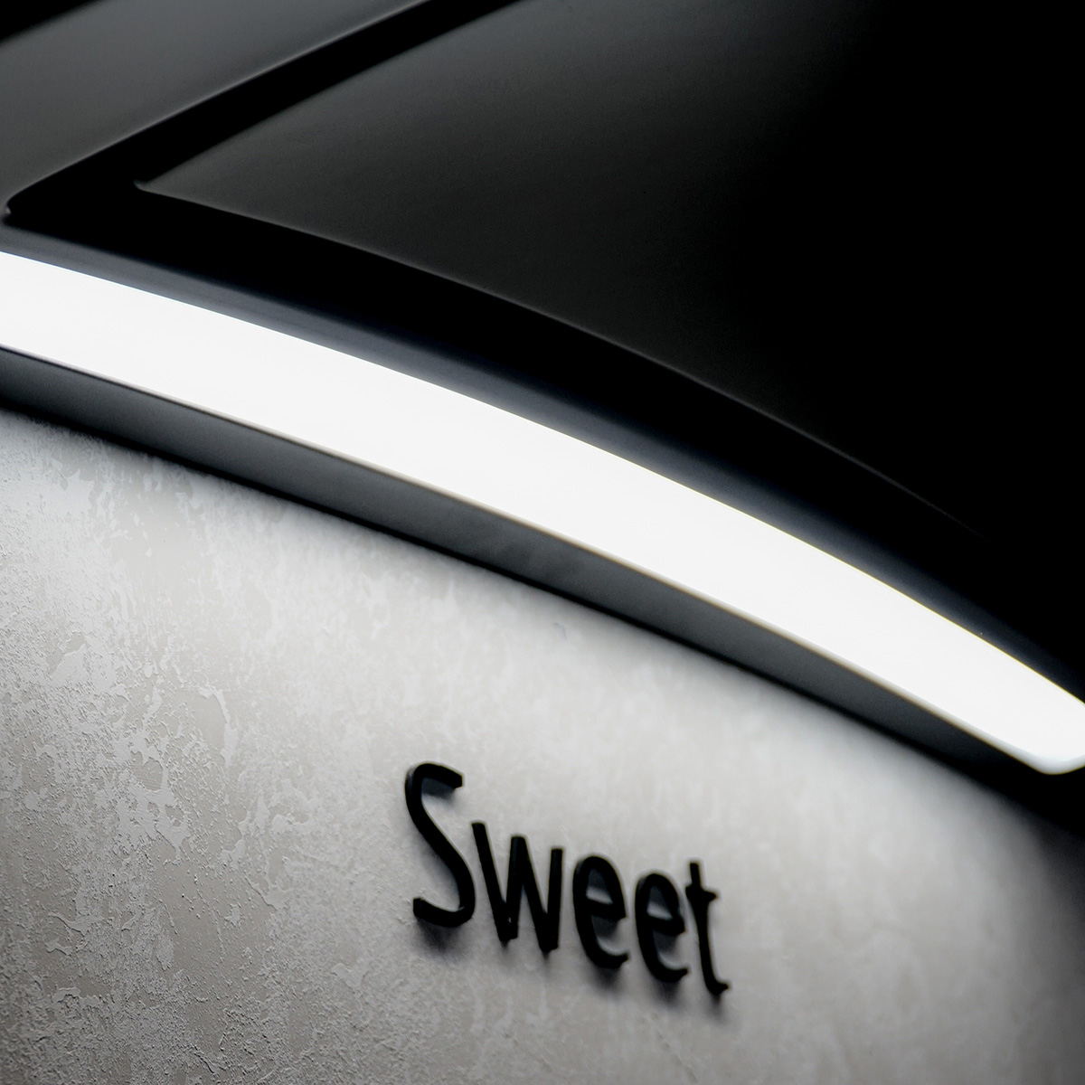 Máy hút mùi áp tường ELICA SWEET