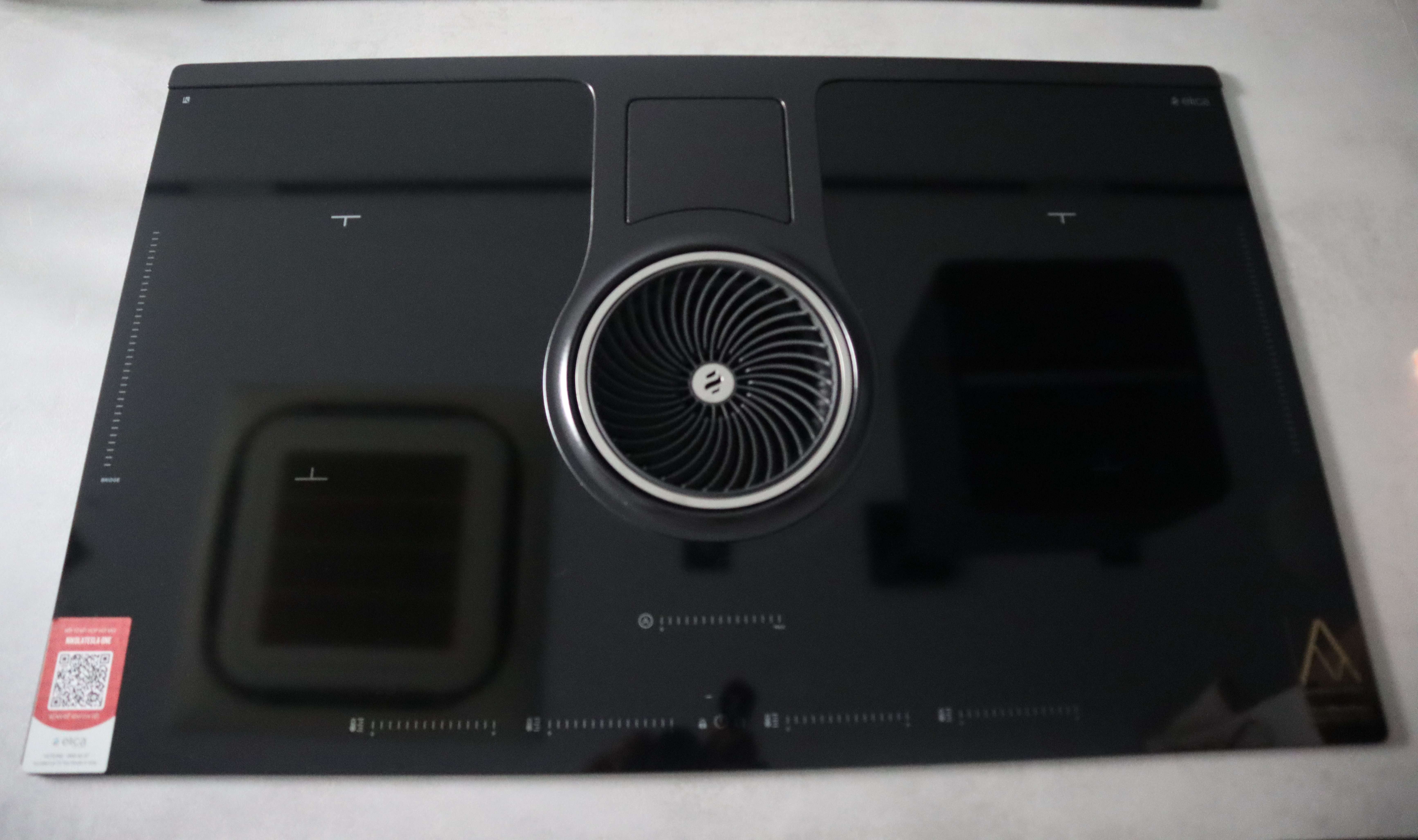 Bếp từ kết hợp hút mùi ELICA NikolaTesla ONE