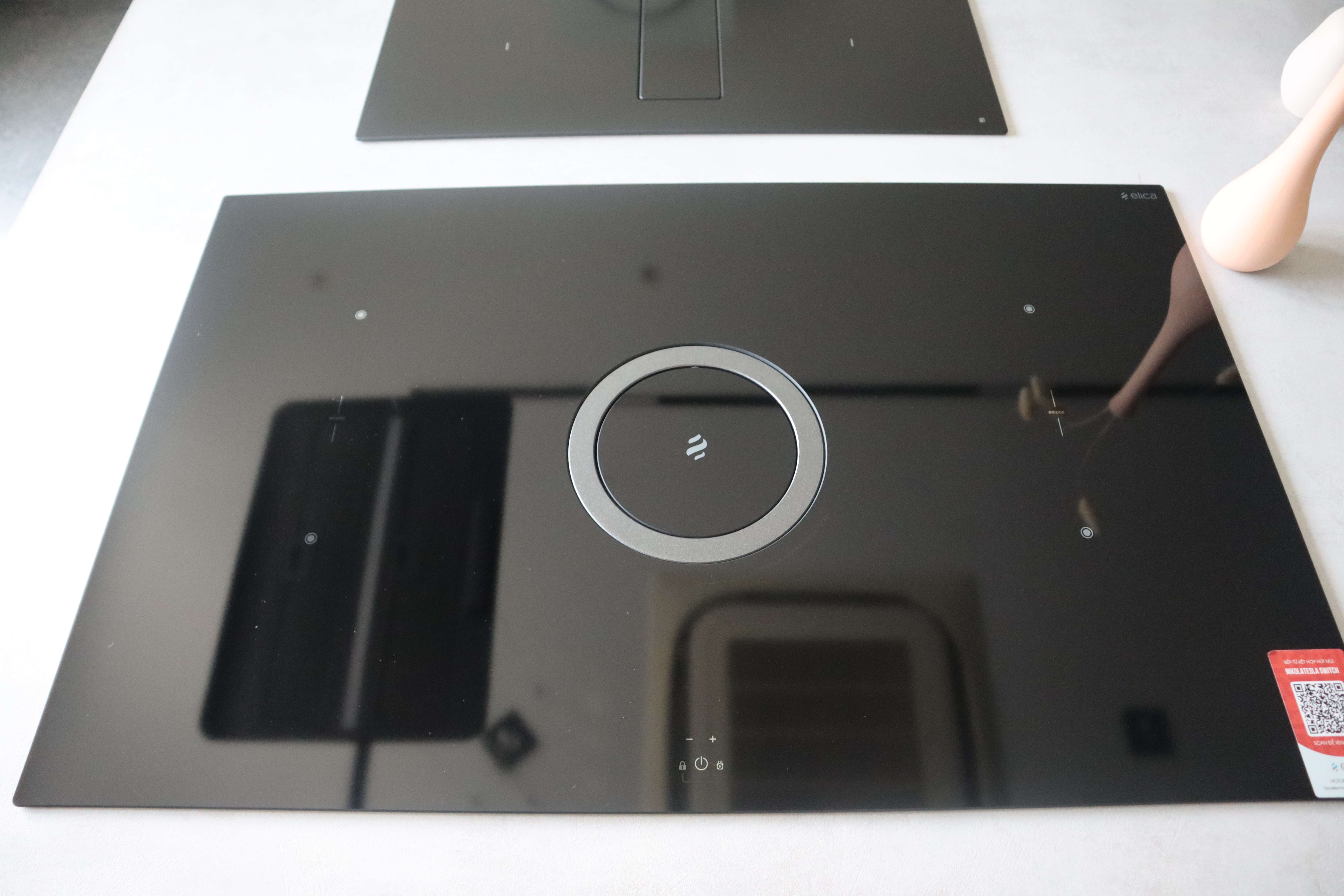 Bếp từ kết hợp hút mùi ELICA NikolaTesla SWITCH