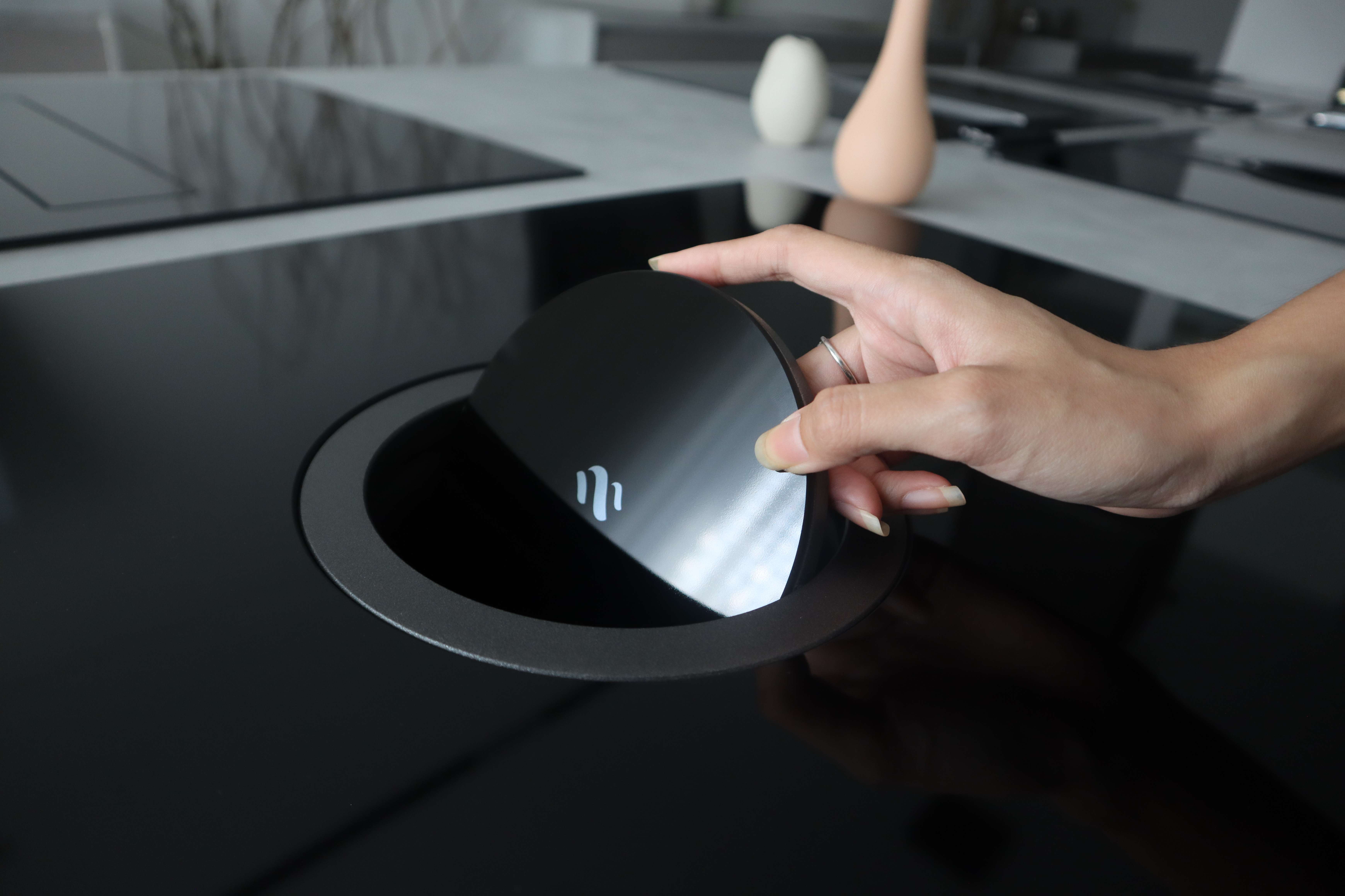 Bếp từ kết hợp hút mùi ELICA NikolaTesla SWITCH