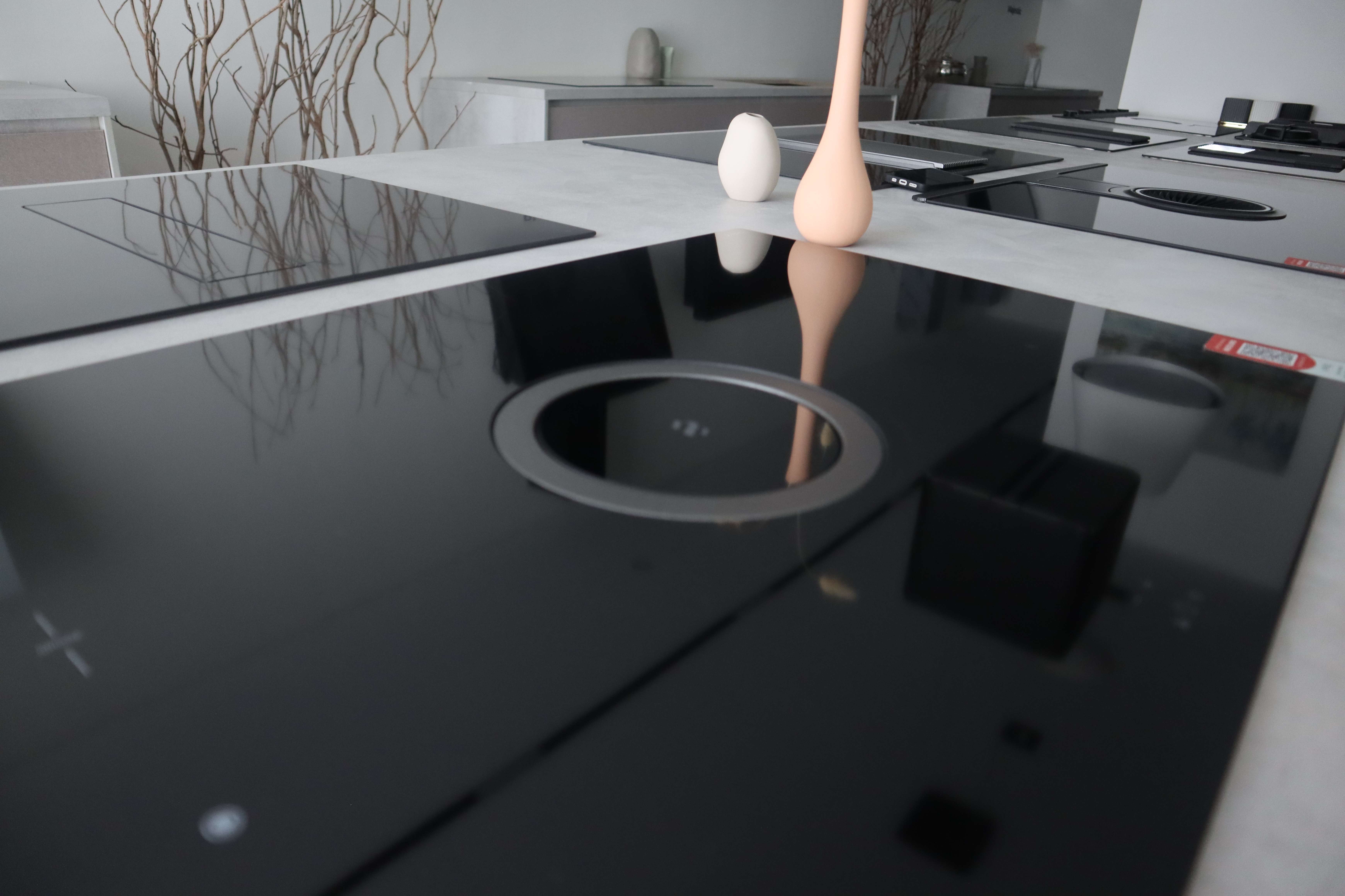 Bếp từ kết hợp hút mùi ELICA NikolaTesla SWITCH