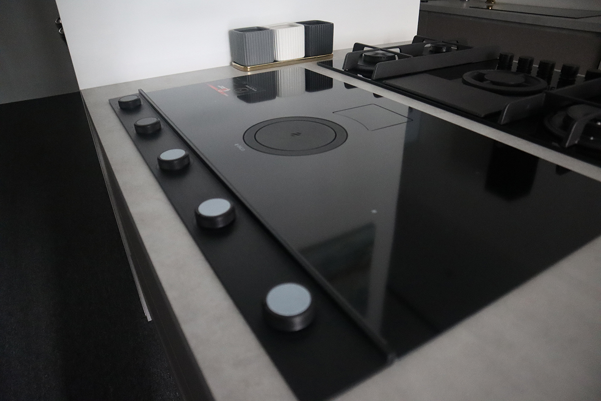 Bếp từ kết hợp hút mùi ELICA NikolaTesla Unplugged