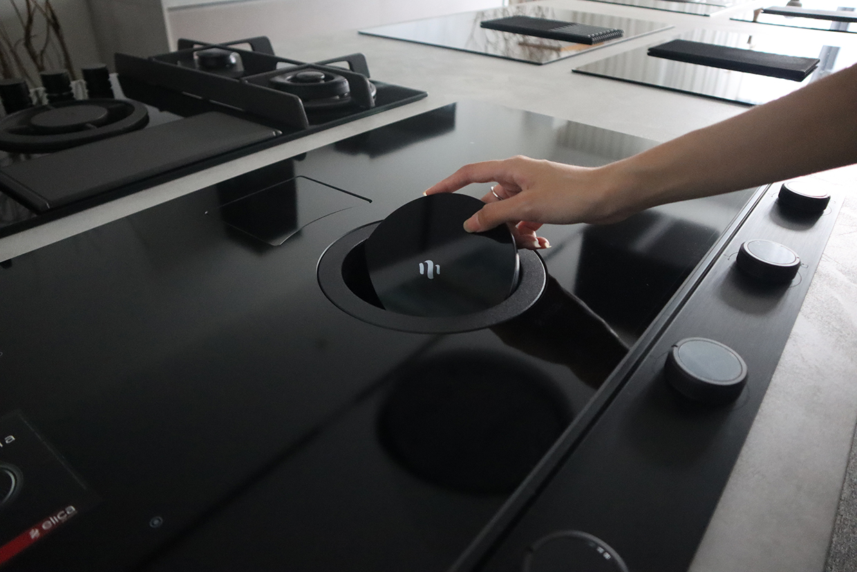 Bếp từ kết hợp hút mùi ELICA NikolaTesla Unplugged