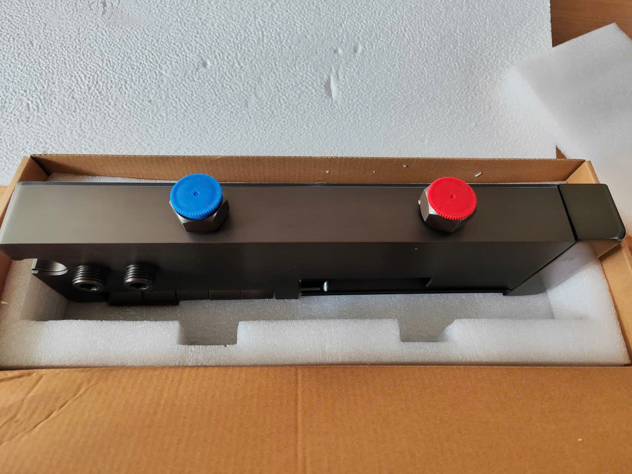 Bộ sen cây tắm đứng nóng lạnh Esslinger ES-11328